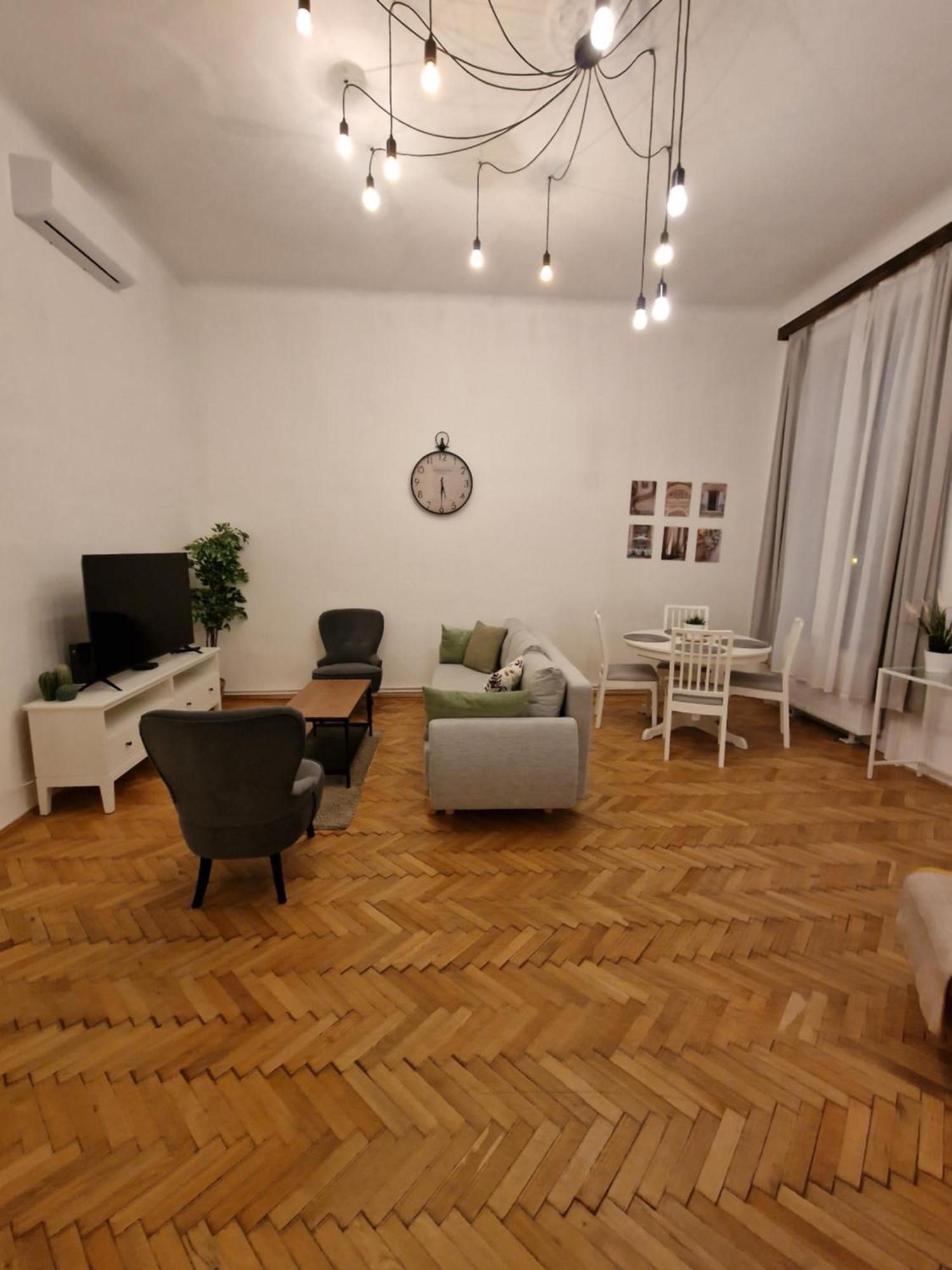 Terrace Vuvu - Apartment With Balcony In The Heart Of Budapest Exterior foto